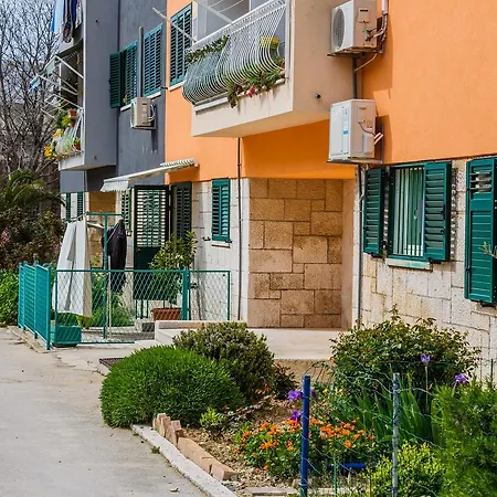Emica Apartament *