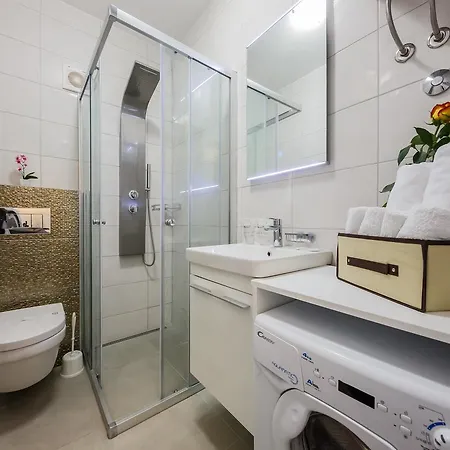 Emica Apartament *