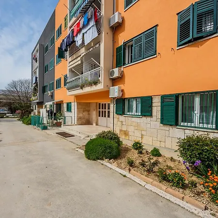 Apartment Emica *